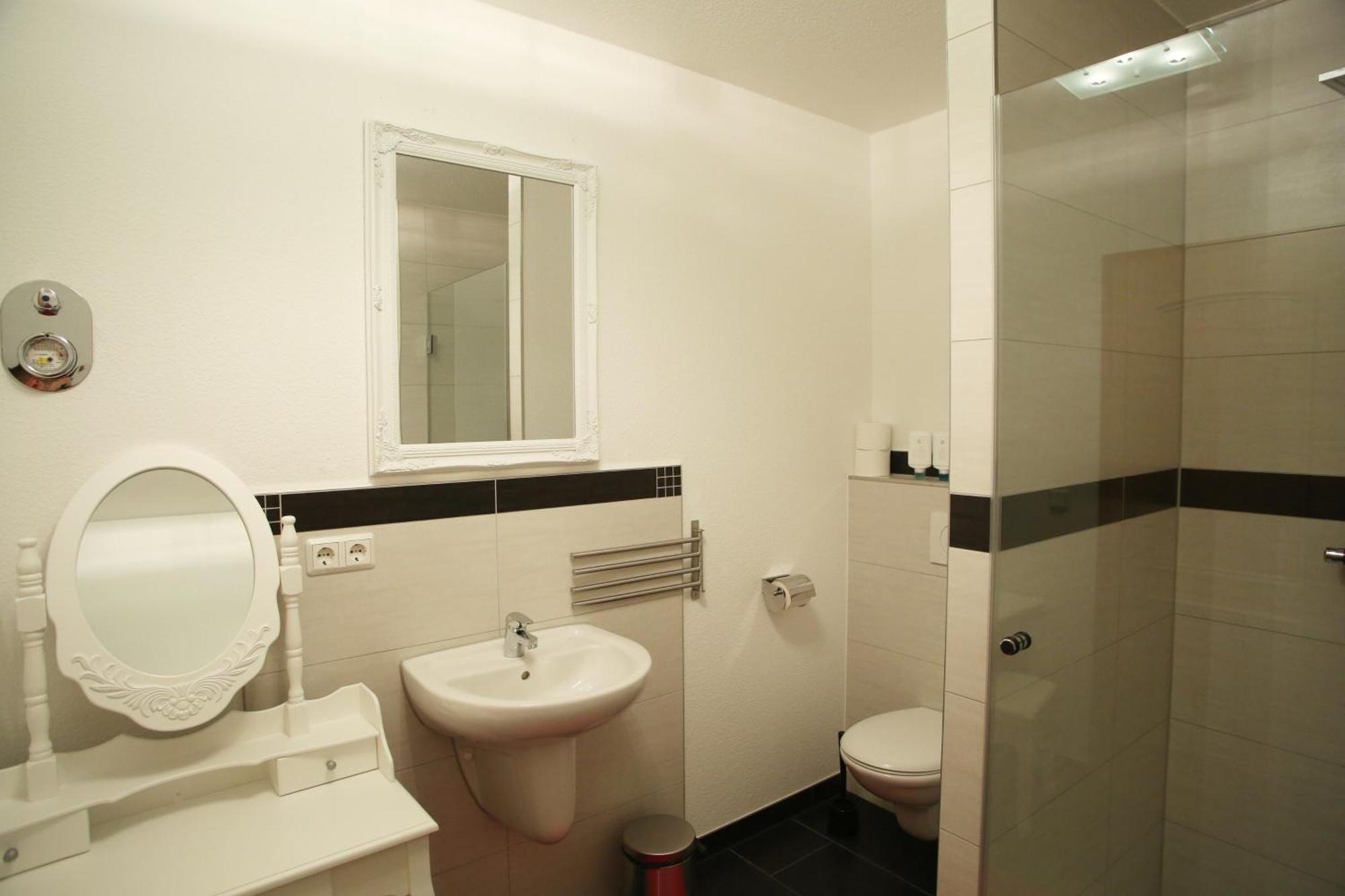 Apartment Paris มึลเฮาเซน ภายนอก รูปภาพ